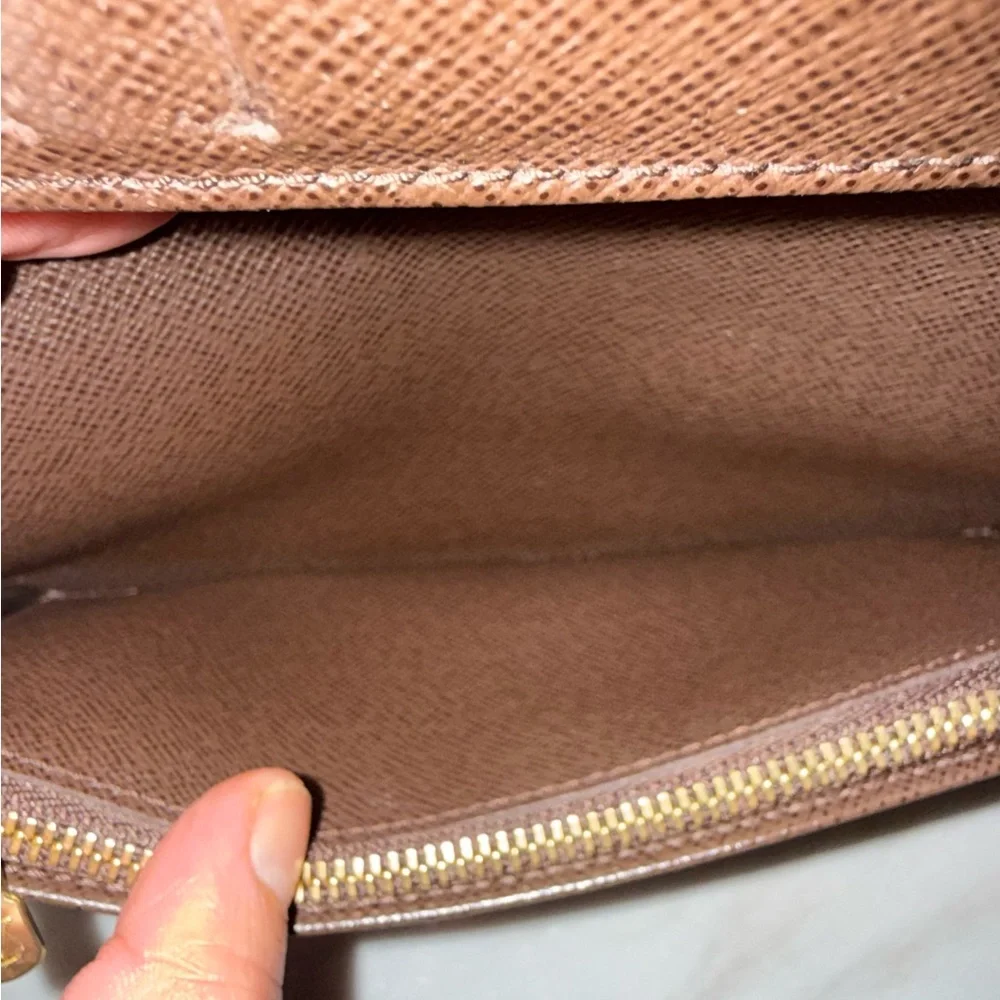 Louis Vuitton BRAZZA WALLET in Damier Ebene